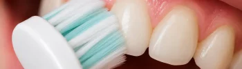 Cepillado de dientes para prevenir la gingivitis o periodontitis
